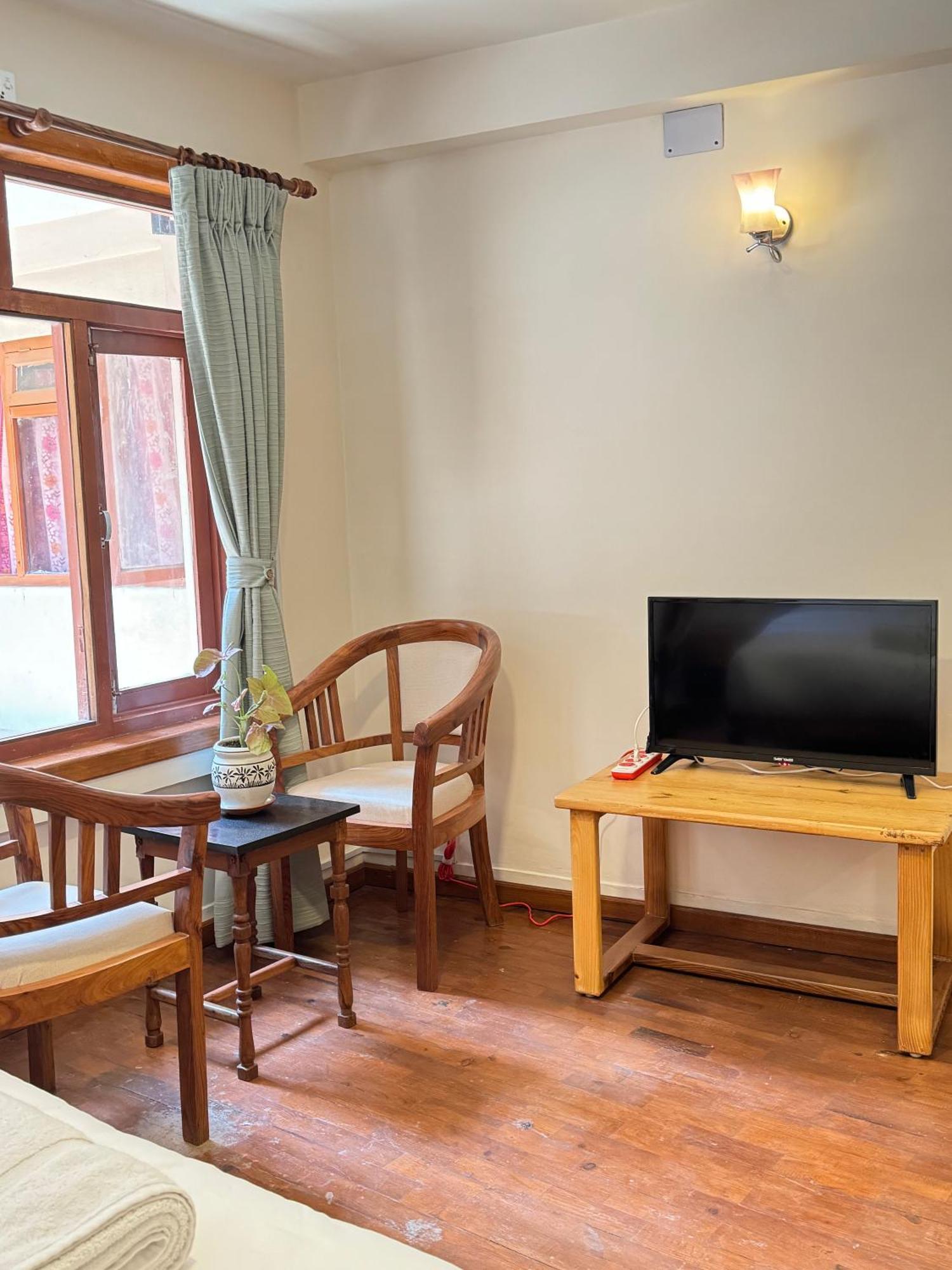 Karuna Hotel Patan Kathmandu Exterior foto