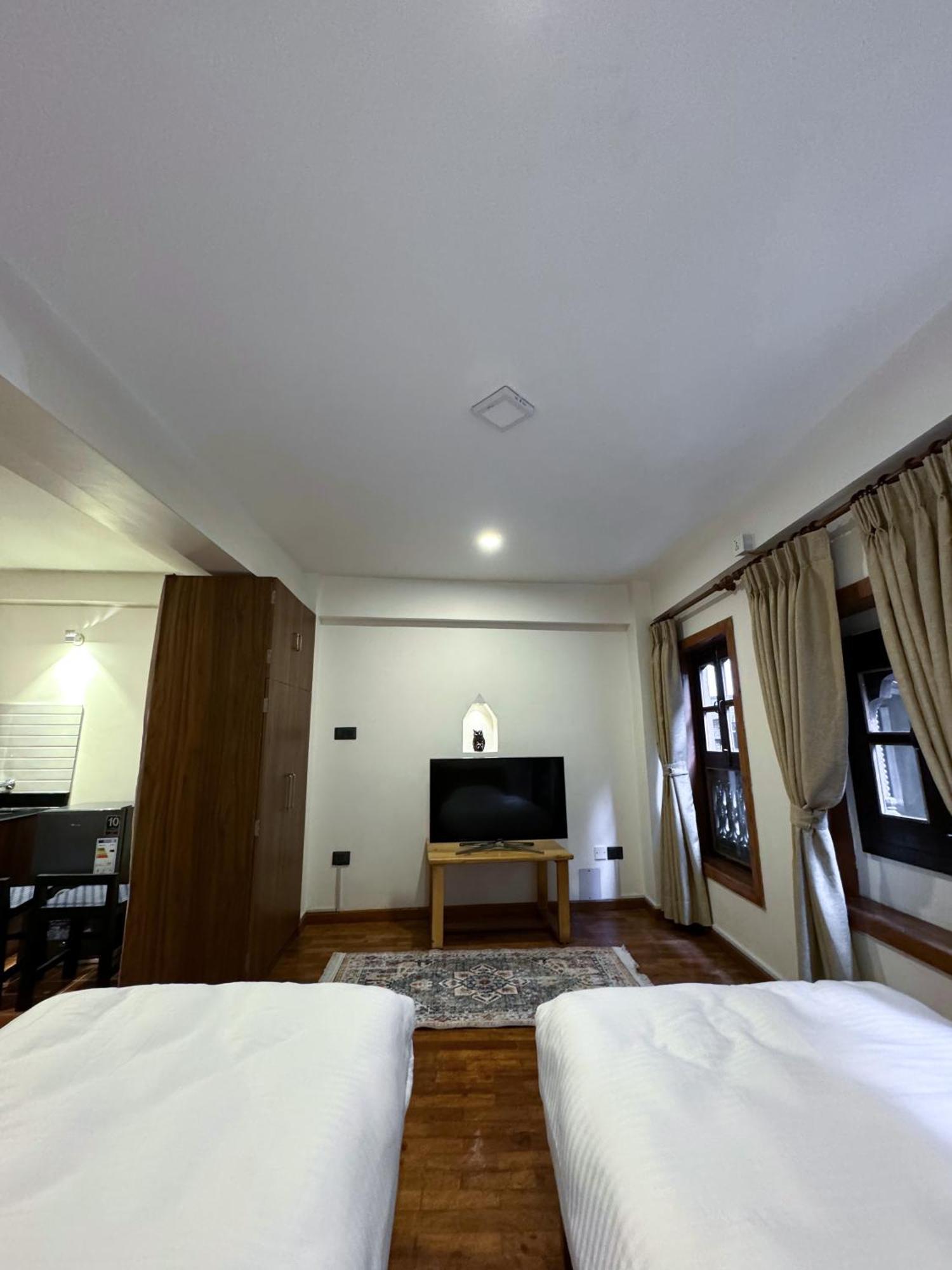 Karuna Hotel Patan Kathmandu Exterior foto